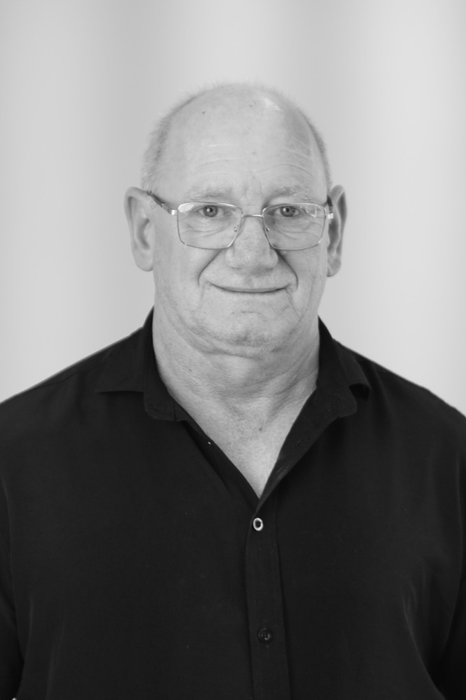 Nelson Hanig - Hairstylist - Panamby